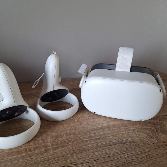 Oculus quest 2 - Picture 2 of 4